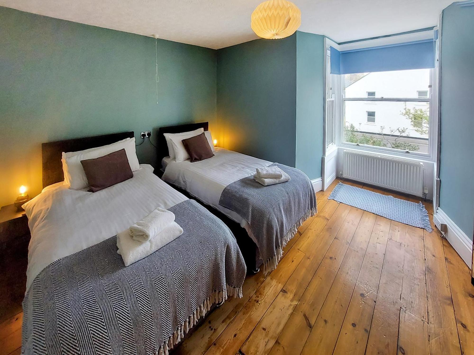 Oakridge Villa Hinderwell Bagian luar foto